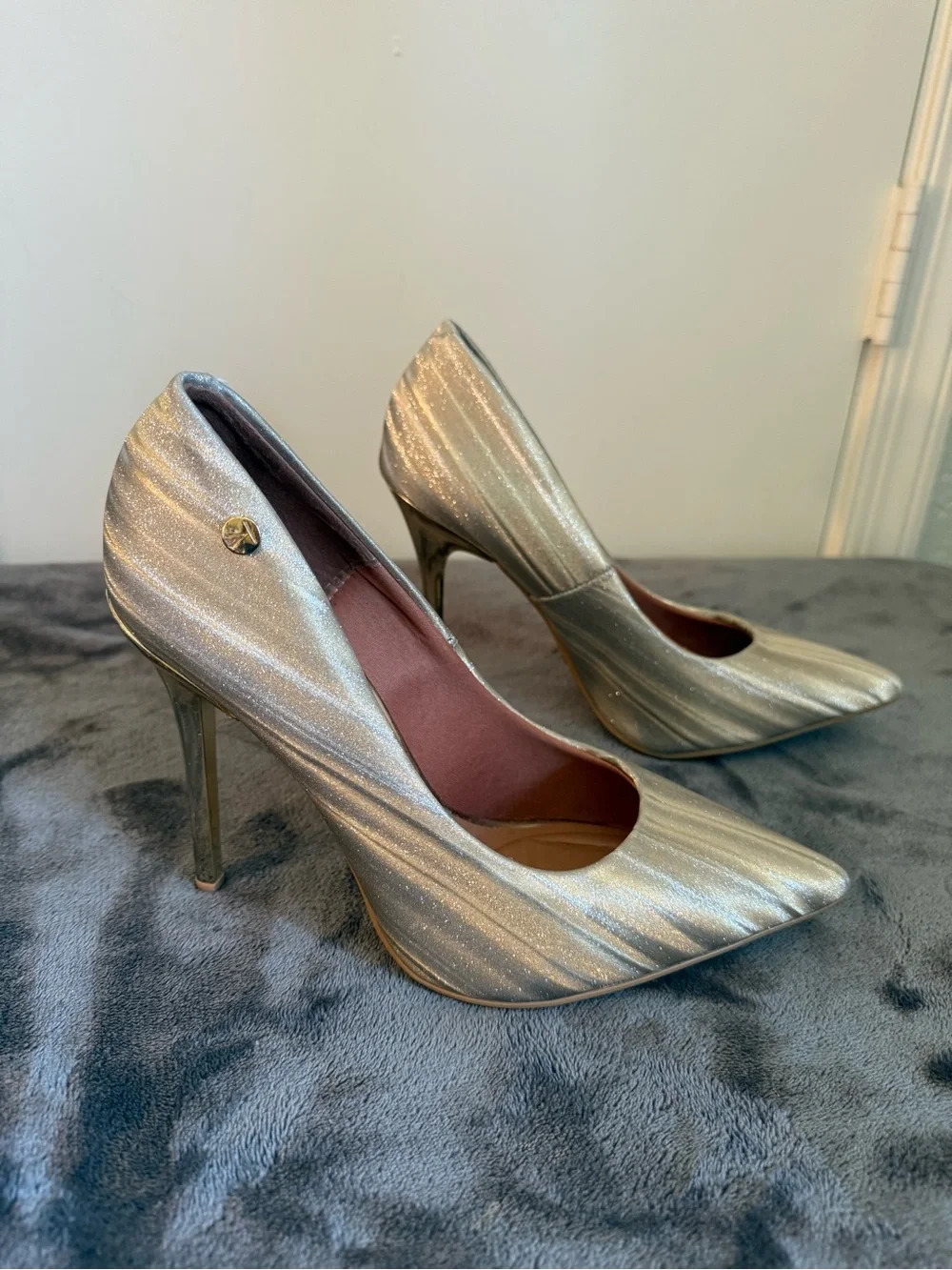 Vizzano Silver Metallic Pointed Stiletto Pumps - Picture 11 of 13